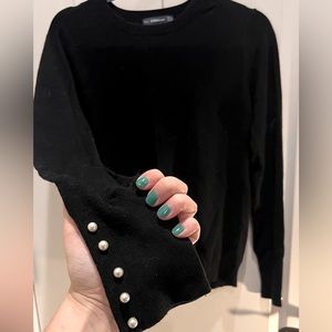 Zara black knit pullover crew neck | pearl detail sleeves